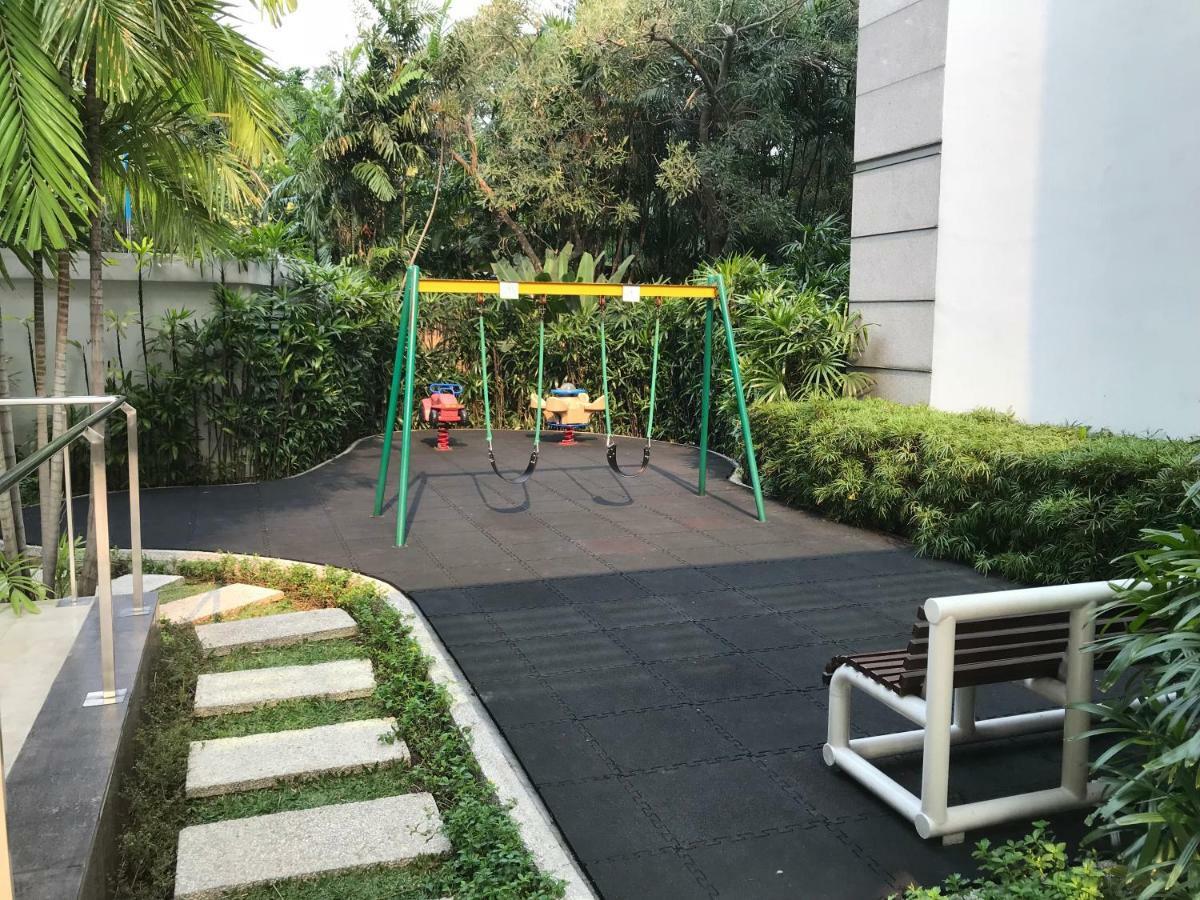 The Peak Residence At Sudirman - 3 Bedroom Exclusive Private Apartment Giacarta Esterno foto